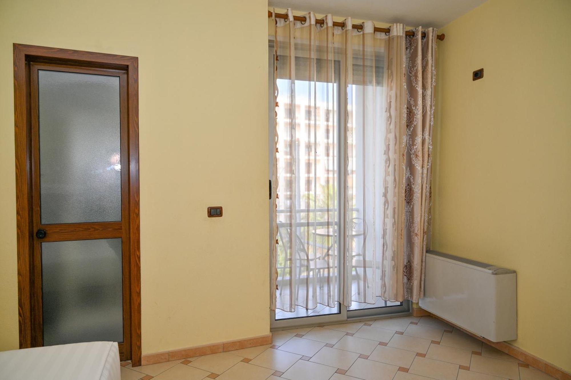 Hotel Vila Emes ดูร์เรส ห้อง รูปภาพ