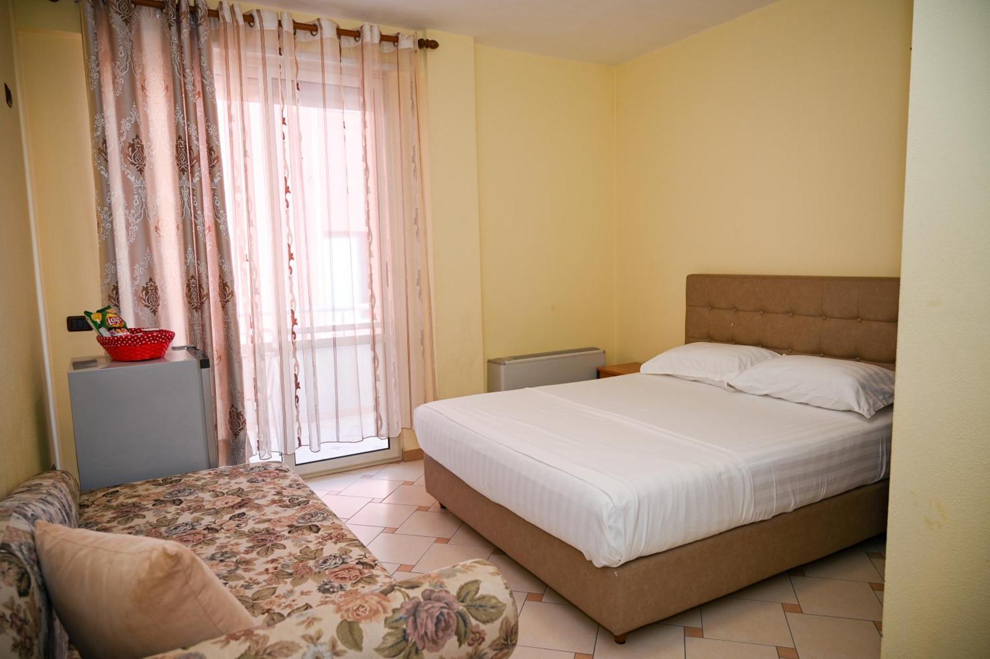 Hotel Vila Emes ดูร์เรส ห้อง รูปภาพ