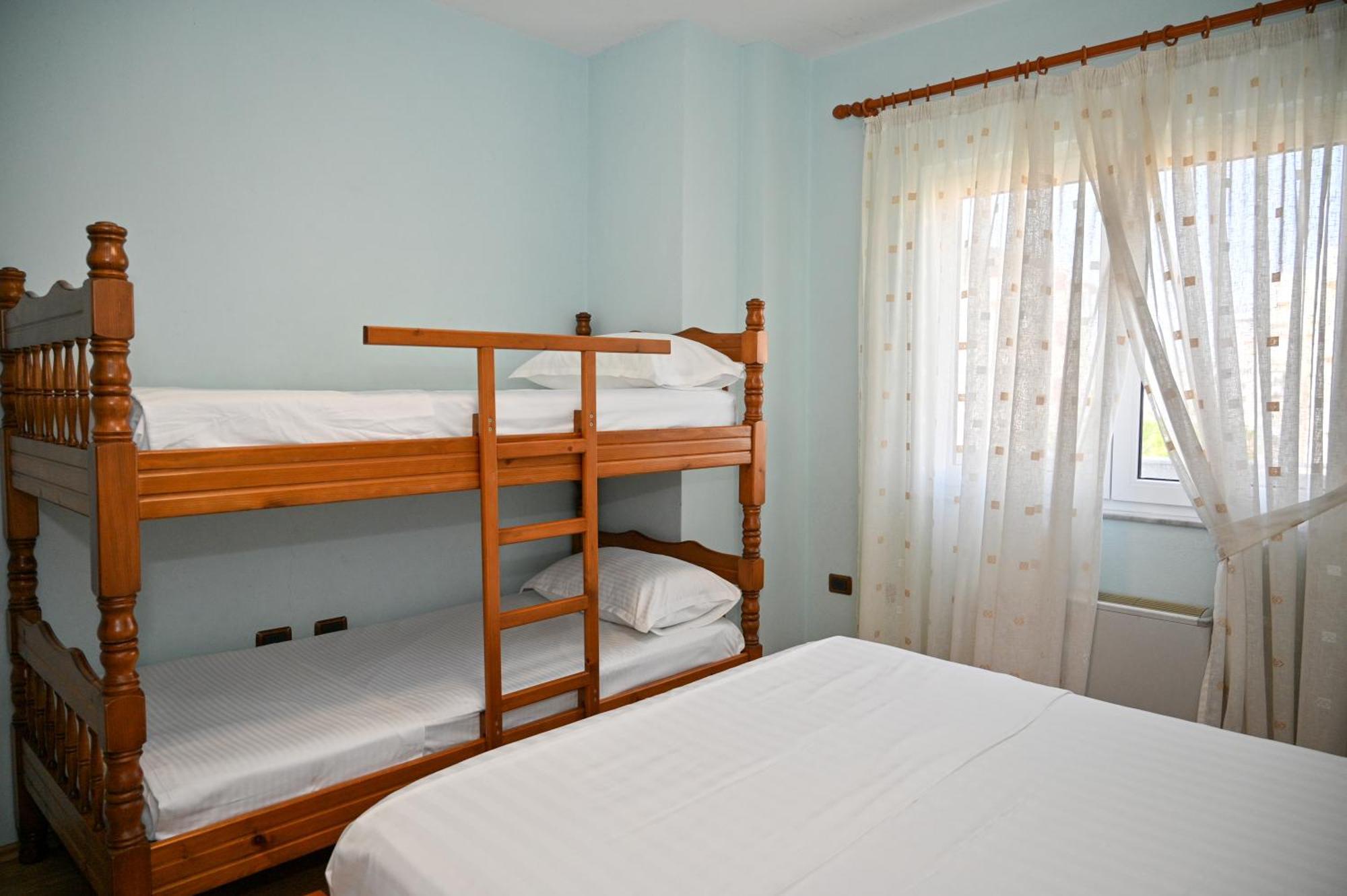 Hotel Vila Emes ดูร์เรส ห้อง รูปภาพ