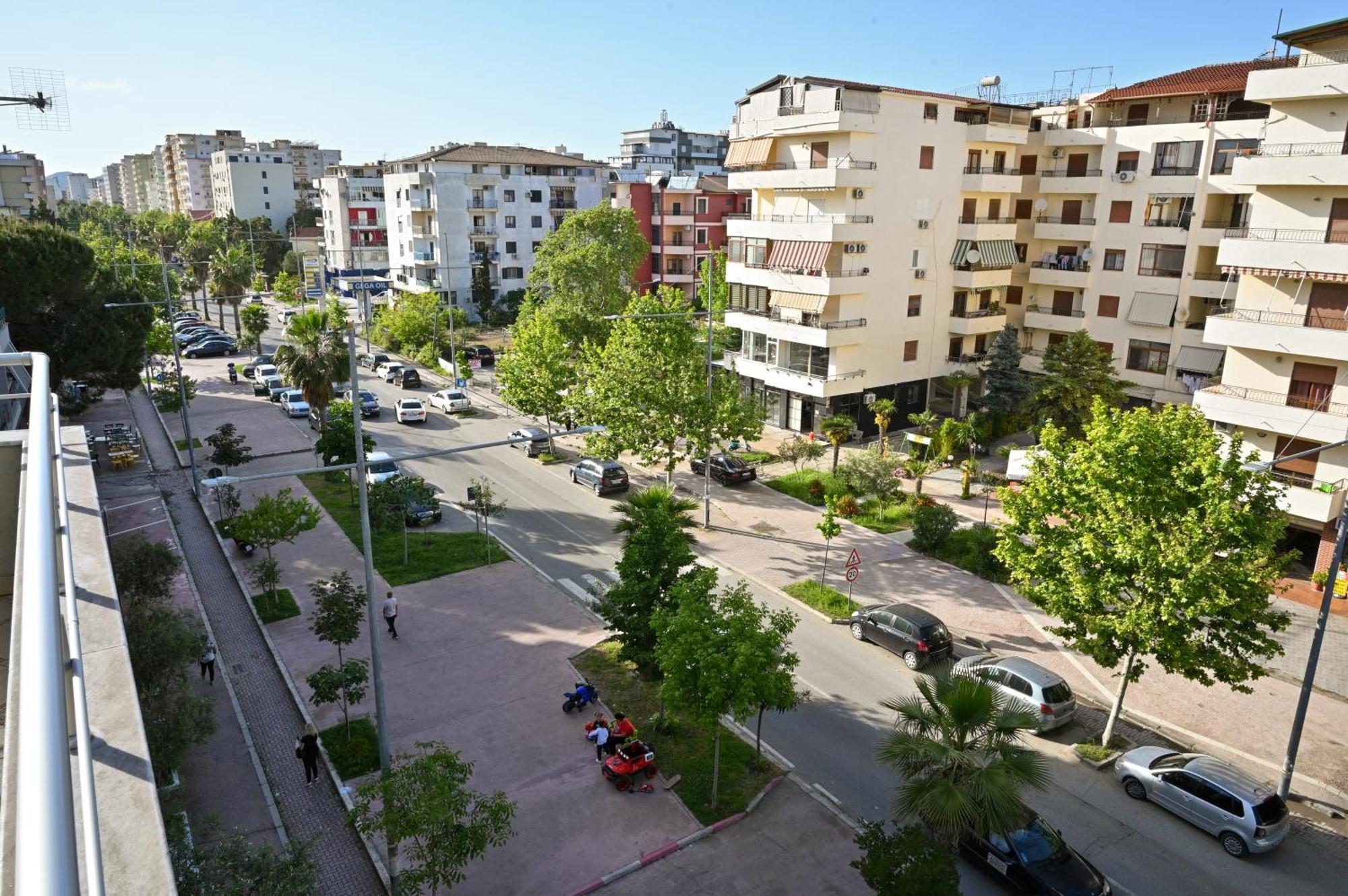 Hotel Vila Emes ดูร์เรส ภายนอก รูปภาพ